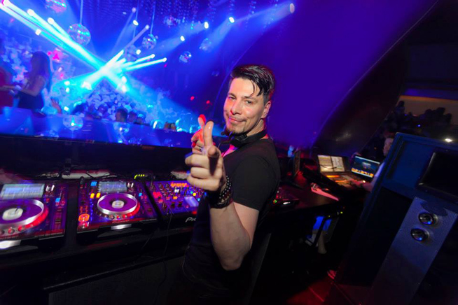 Thomas Gold is playing at White Dubai (picture from Thomas Gold Facebook)