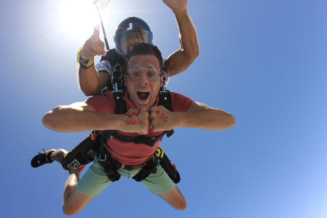 Skydive Dubai - pictures and video