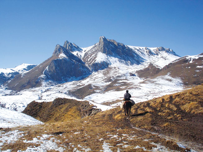 Tibet - world's best horseriding holidays