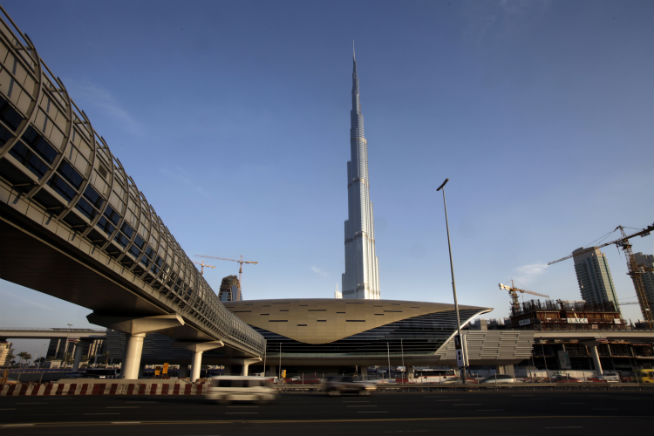 Burj Khalifa metro closed from 10pm on NYE