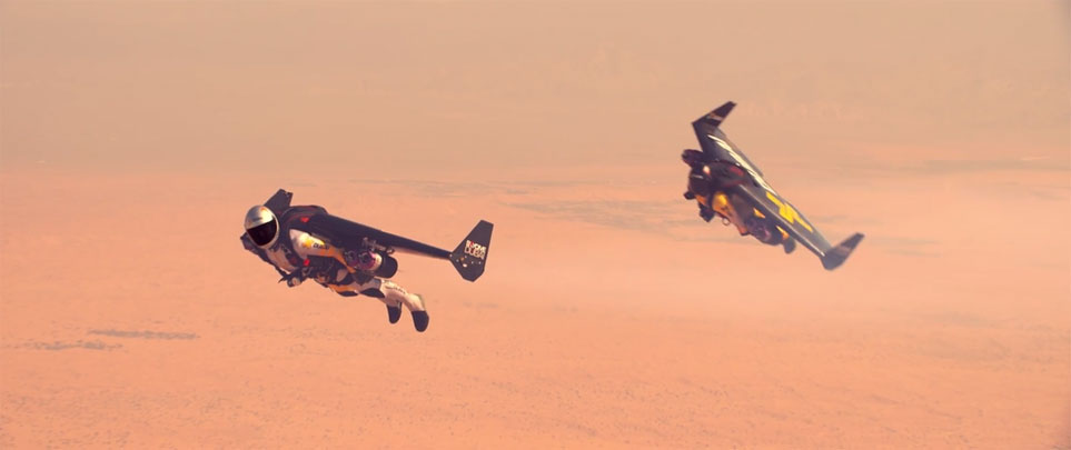 Jetman Dubai does tandem flight over Dubai