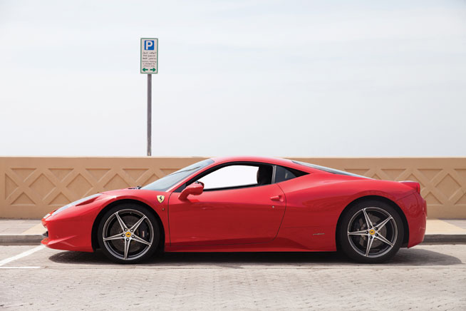 Ferrari 458 italia - cool car rentals in Dubai