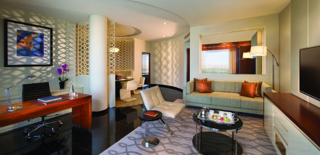 Jumeirah_Emirates_Towers_-_Deluxe_Suite_-_Living_Room