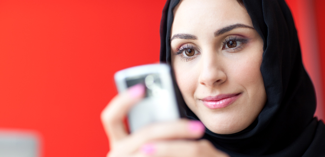 emirati women phone