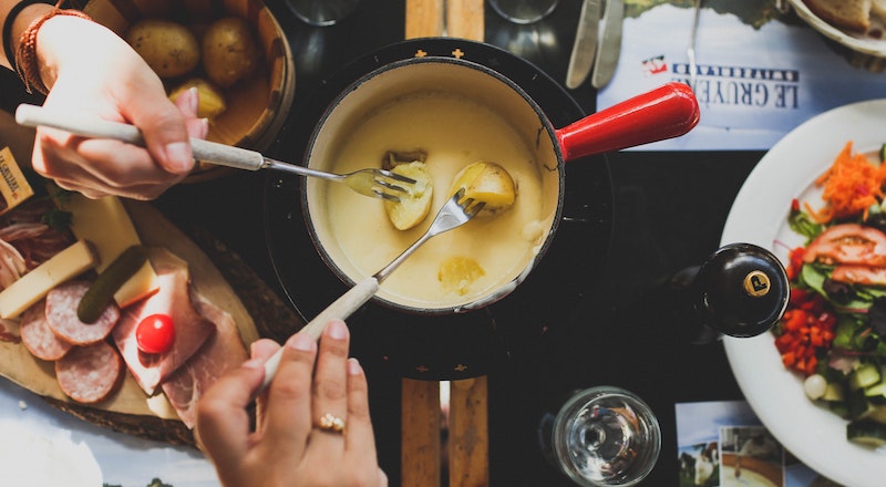 Dubai cheese fondue