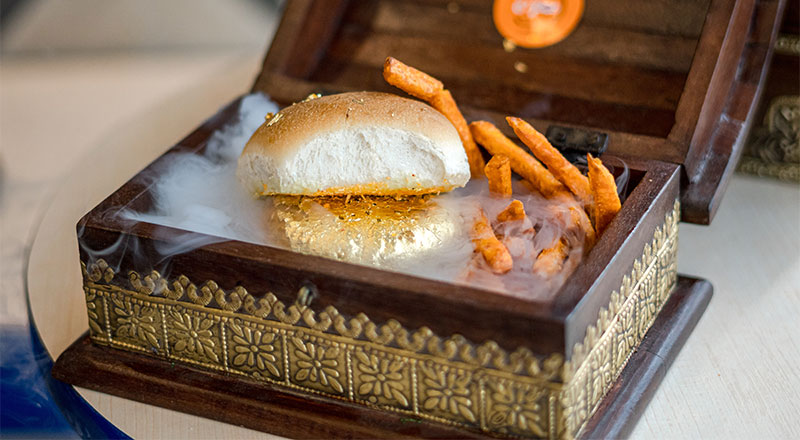 O Pao golden vada pao